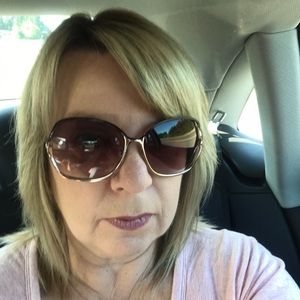 Meet your Posher, Alana